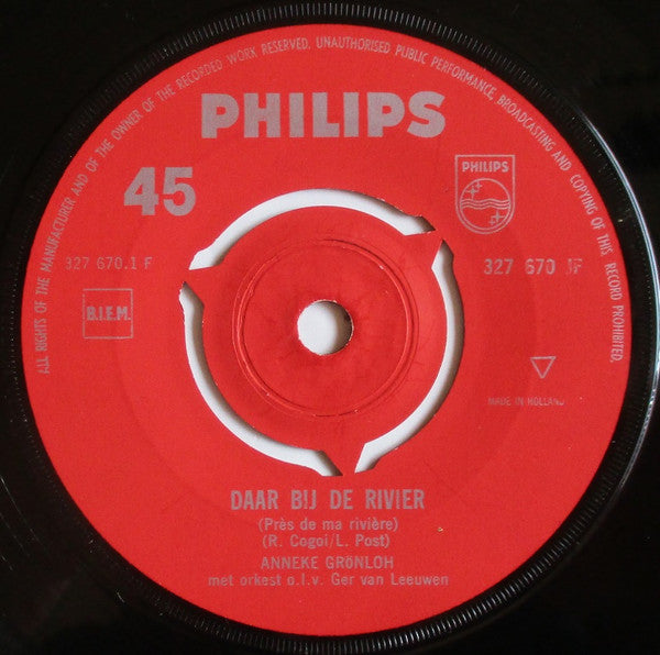 Anneke Grönloh : Daar Bij De Rivier (Près De Ma Rivière) / Nog Een Jaar (7", Single)