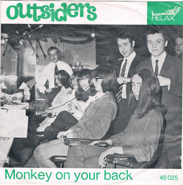 The Outsiders (5) : Monkey On Your Back (7", Single, Mono)