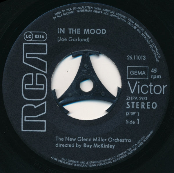The New Glenn Miller Orchestra : In The Mood / Moonlight Serenade (7", Single)