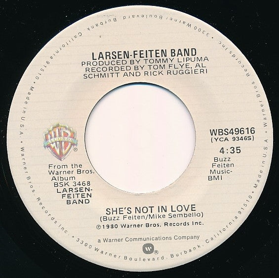 Larsen-Feiten Band : She's Not In Love (7", Single)