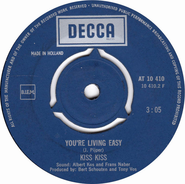 Kiss Kiss (2) : Follow The Road / You're Living Easy (7", Single)