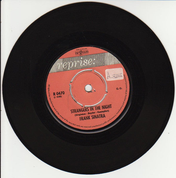 Frank Sinatra : Strangers In The Night (7", Single, 4 P)