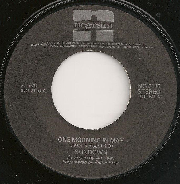 Sundown (4) : One Morning In May (7", Single, Sil)