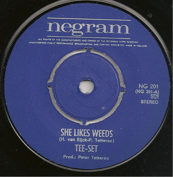 Tee-Set : She Likes Weeds (7", Single, Blu)