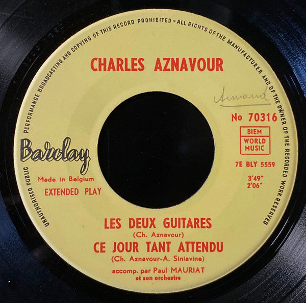 Charles Aznavour : Les Deux Guitares (7", EP)