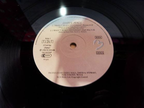 Daryl Hall : I Wasn't Born Yesterday (12", Maxi)