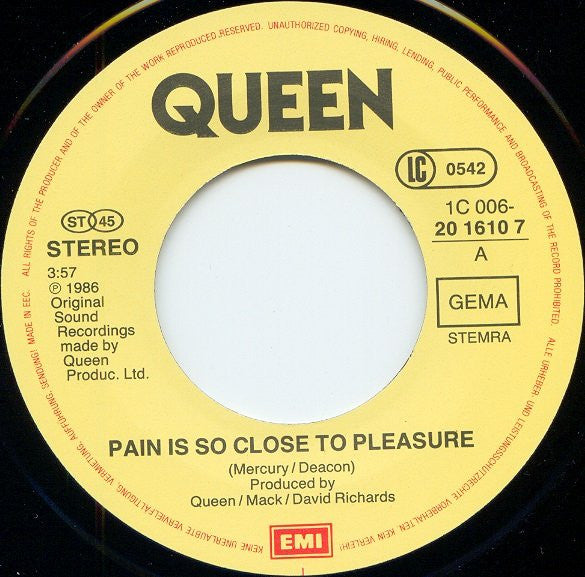 Queen : Pain Is So Close To Pleasure (7", Single)