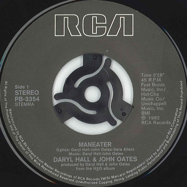 Daryl Hall & John Oates : Maneater b/w Delayed Reaction (7", Single)