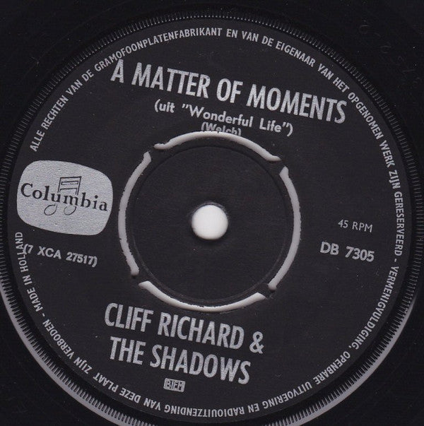 Cliff Richard & The Shadows : On The Beach (7", Single)