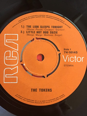 The Tokens : The Lion Sleeps Tonight (7", EP)