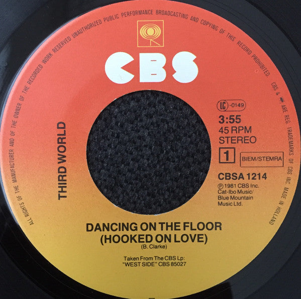 Third World : Dancing On The Floor (Hooked On Love) (7", Single)