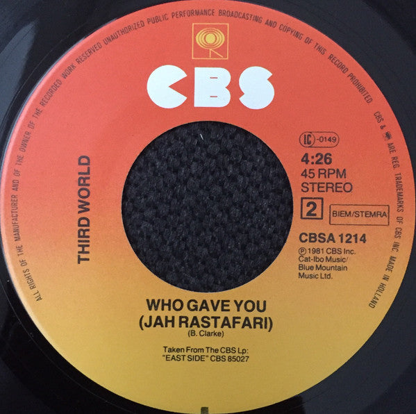 Third World : Dancing On The Floor (Hooked On Love) (7", Single)