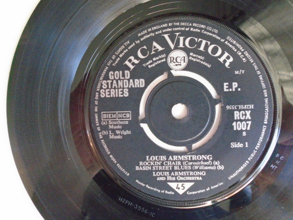 Louis Armstrong And His Orchestra : Louis Armstrong (7", EP, Comp, RE, Fou)