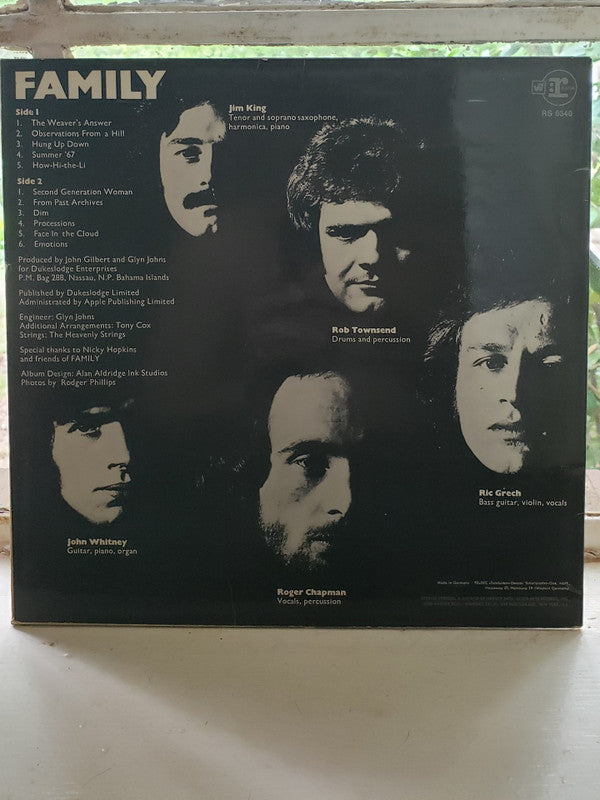 Family (6) : Family Entertainment (LP, Album)