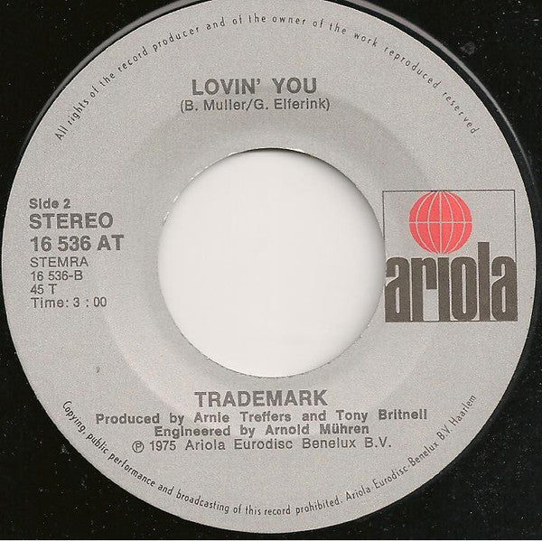 Trademark (16) : Mama (7", Single)