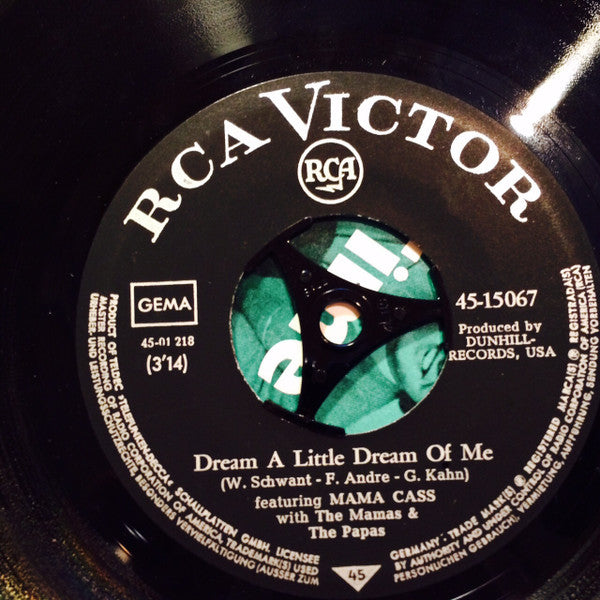 Mama Cass* With The Mamas & The Papas : Dream A Little Dream Of Me (7", Single)