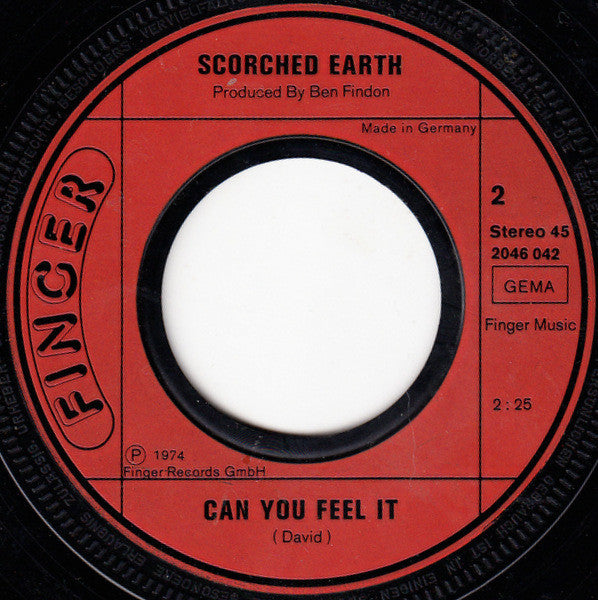 Scorched Earth (3) : On The Run (7", Single)