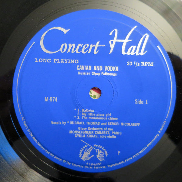 Michael Thomas (68) En Serge Nicolaeff Met Gyula Kokas En Zijn Zigeunerorkest Van Het Monseigneur-Cabaret Te Parijs : Kaviaar En Wodka (7", EP)