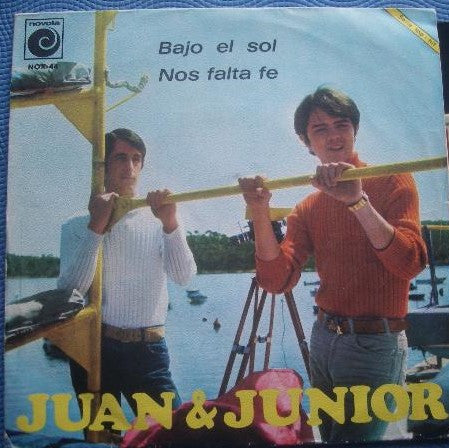 Juan & Junior : Bajo El Sol / Nos Falta Fe  (7", Single)