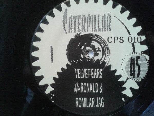 Caterpillar (3) : Velvet Ears (7", EP)