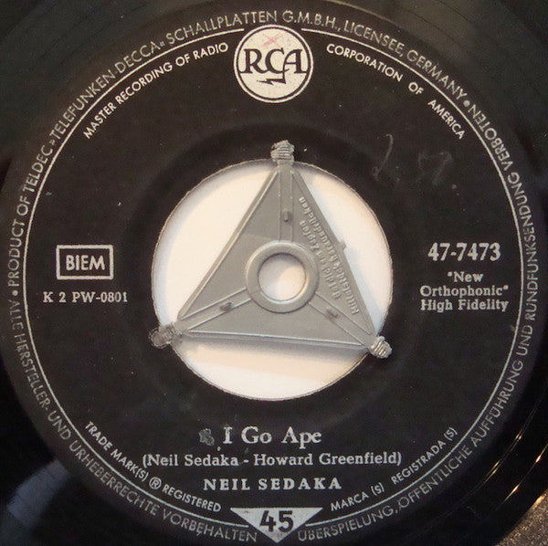 Neil Sedaka : I Go Ape / Moon Of Gold (7", Single, TRI)