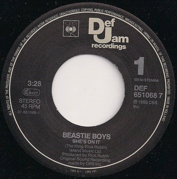Beastie Boys : She's On It (7", Single)