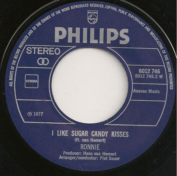 Ronnie (24) : Young People In Love (7", Single)