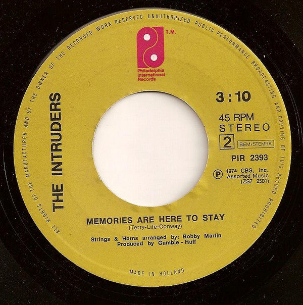 The Intruders : She's A Winner (7", Single, RE)