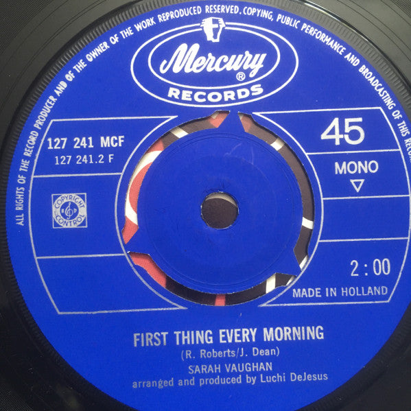 Sarah Vaughan : A Lover's Concerto / First Thing Every Morning (7", Single)